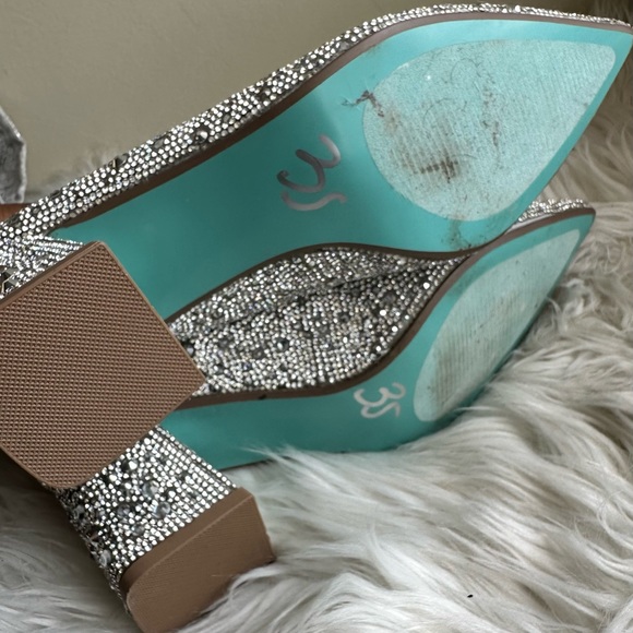 Betsy Johnson silver block heels. - Picture 6 of 11